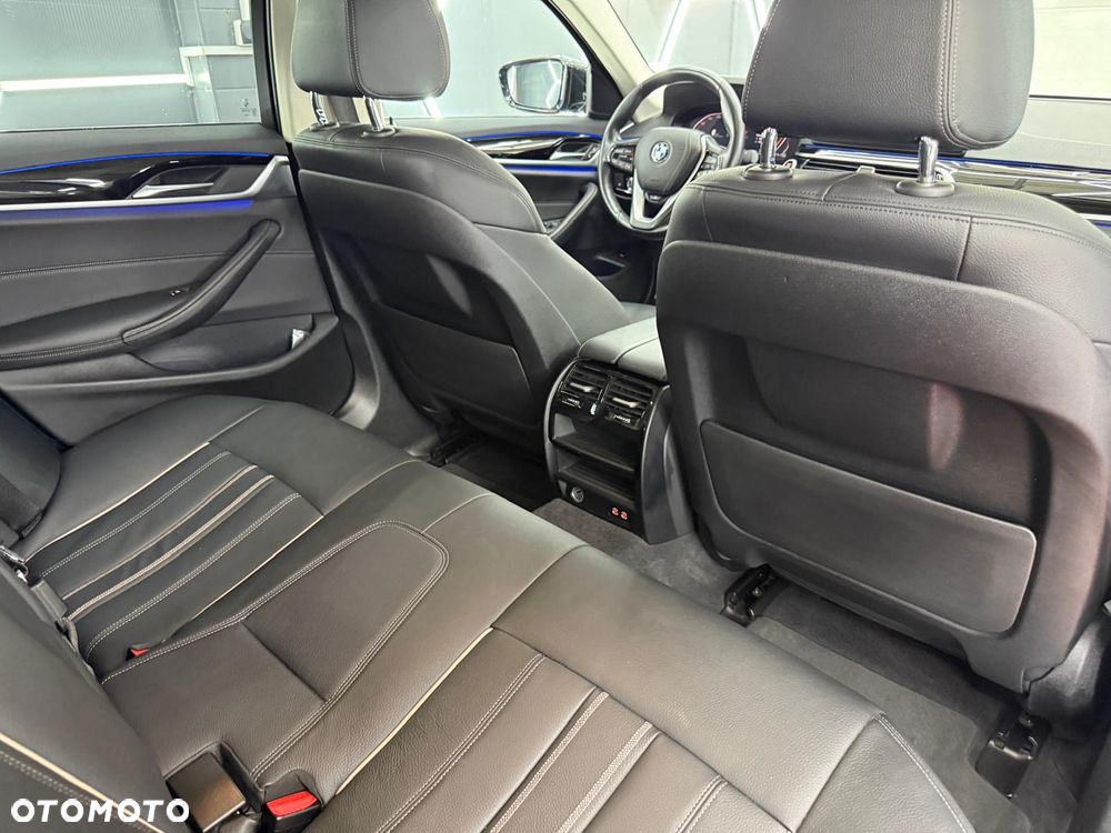 BMW Seria 5 520d M Sport Edition - 33