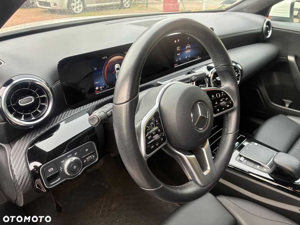 Mercedes-Benz Klasa A 180 7G-DCT - 9