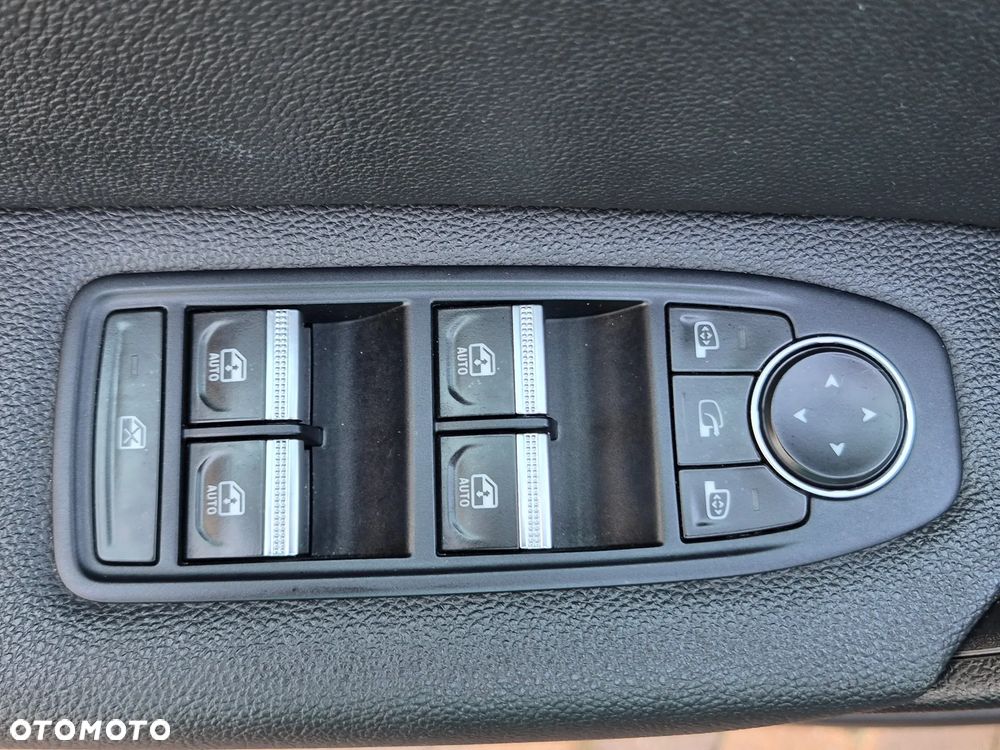 Renault Captur - 19