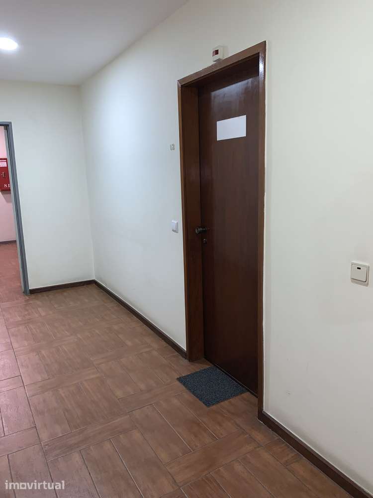 Escritório para arrendar no centro do Porto - Grande imagem: 5/7
