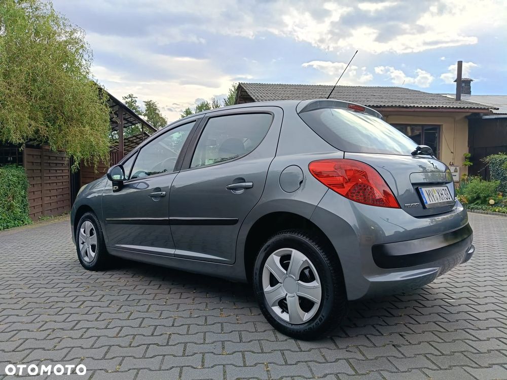 Peugeot 207 2009 photo 5