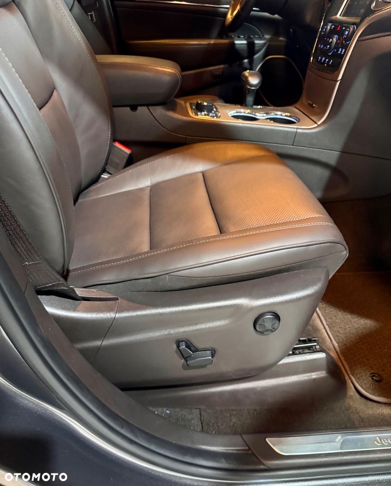 Jeep Grand Cherokee 5.7 V8 HEMI Summit - 30