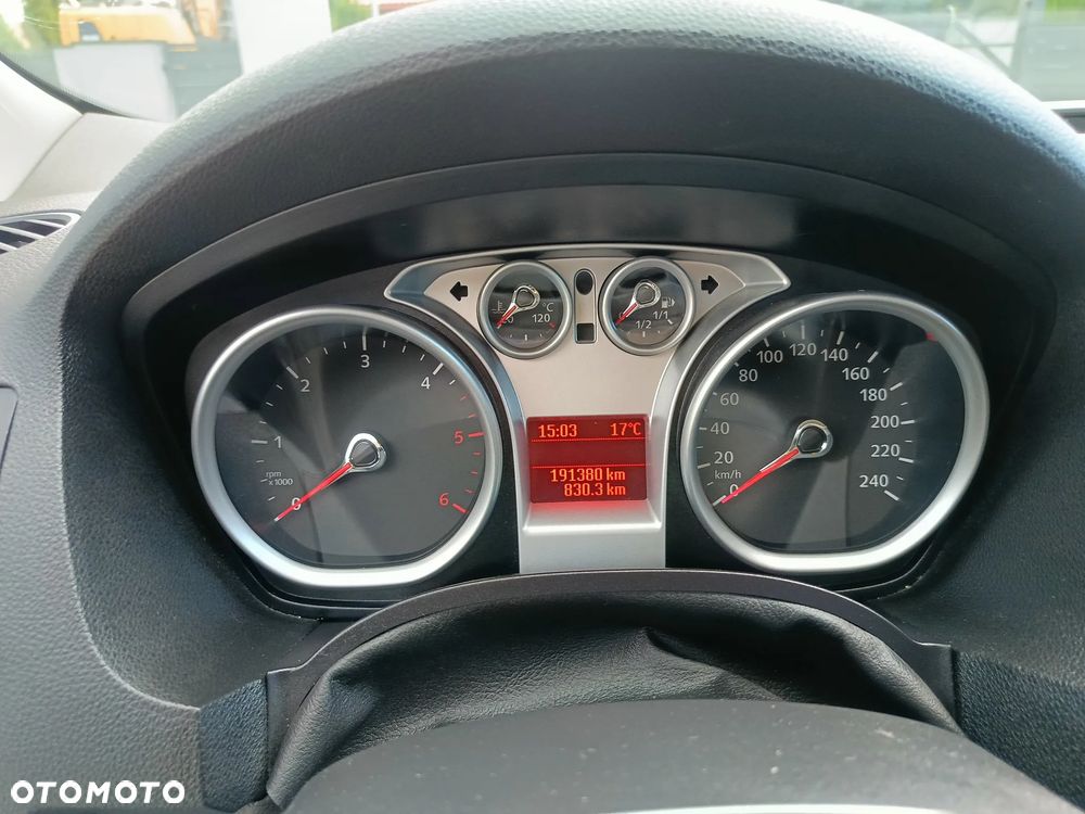 Ford Kuga 2.0 TDCi 2x4 Trend - 26