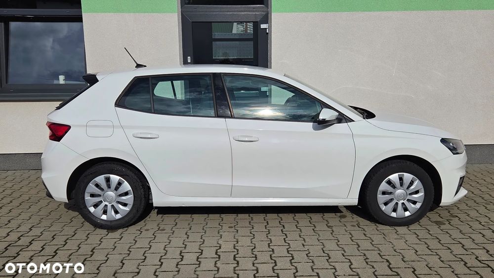 Skoda Fabia 1.0 Essence - 11