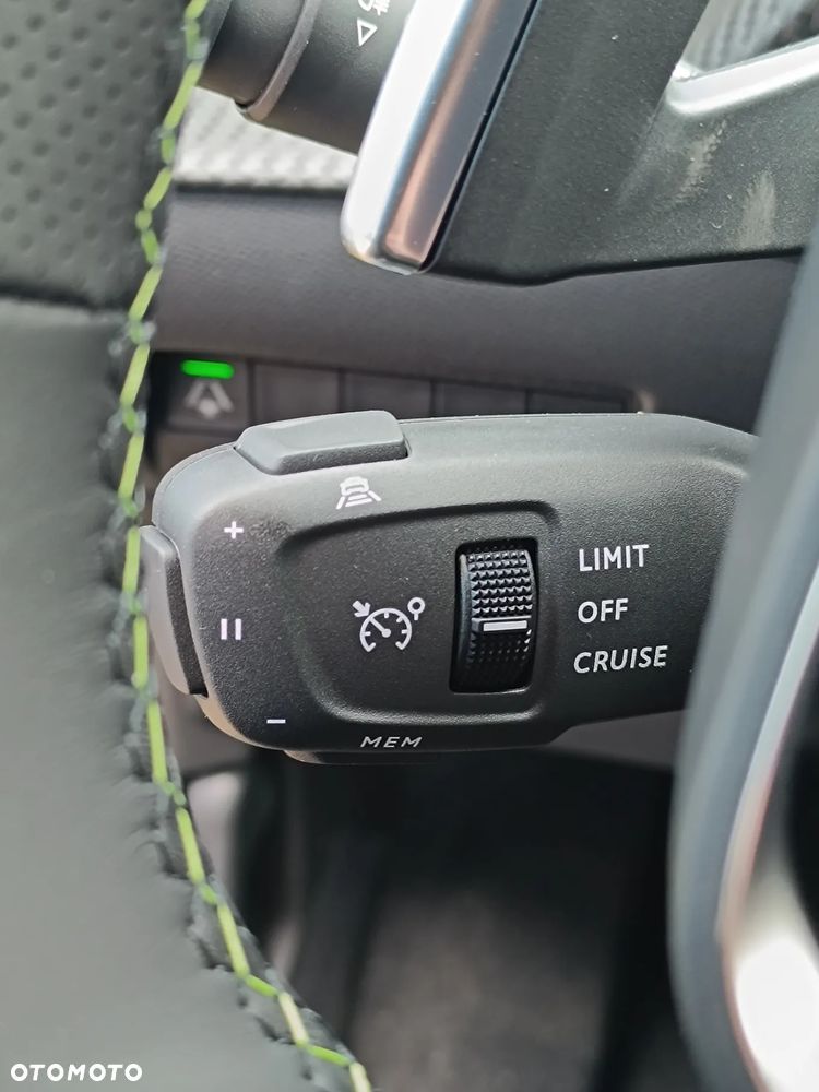 Peugeot 208 1.2 mHEV GT - 19