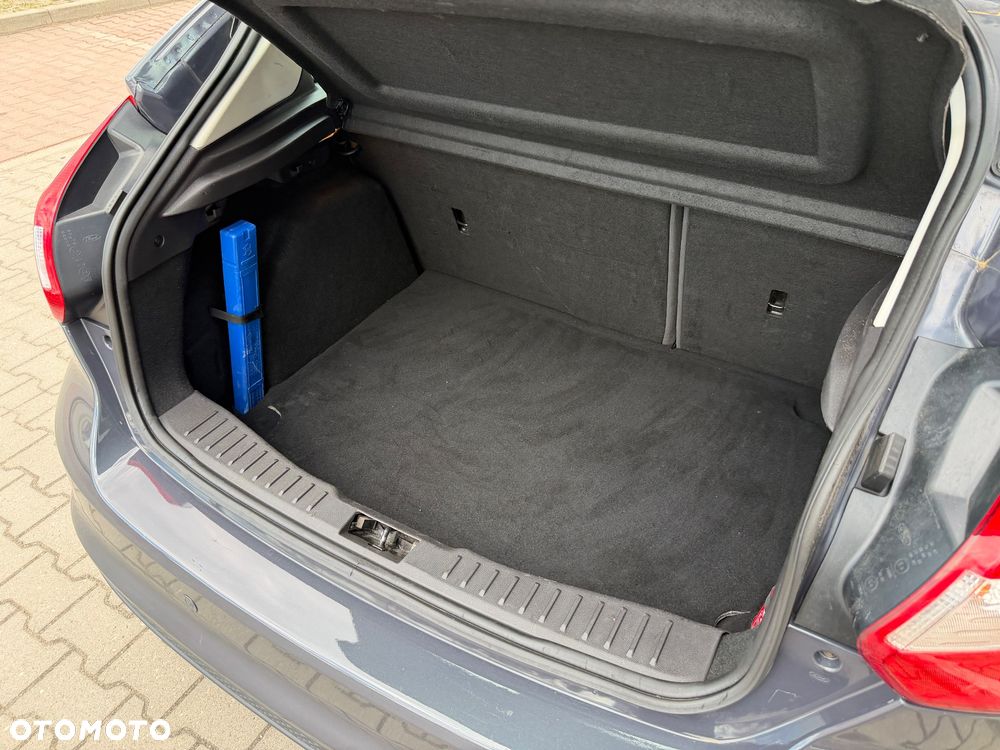 Ford Focus 1.6 TDCi DPF Champions Edition - 8