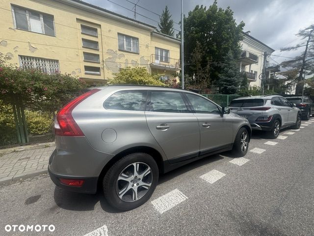 Volvo XC 60 2.4D AWD Momentum - 4