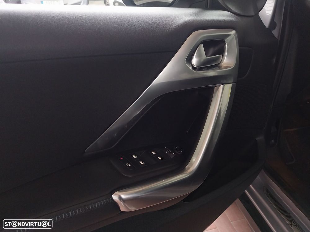 Peugeot 2008 1.2 PureTech Crossway EAT6 - 3