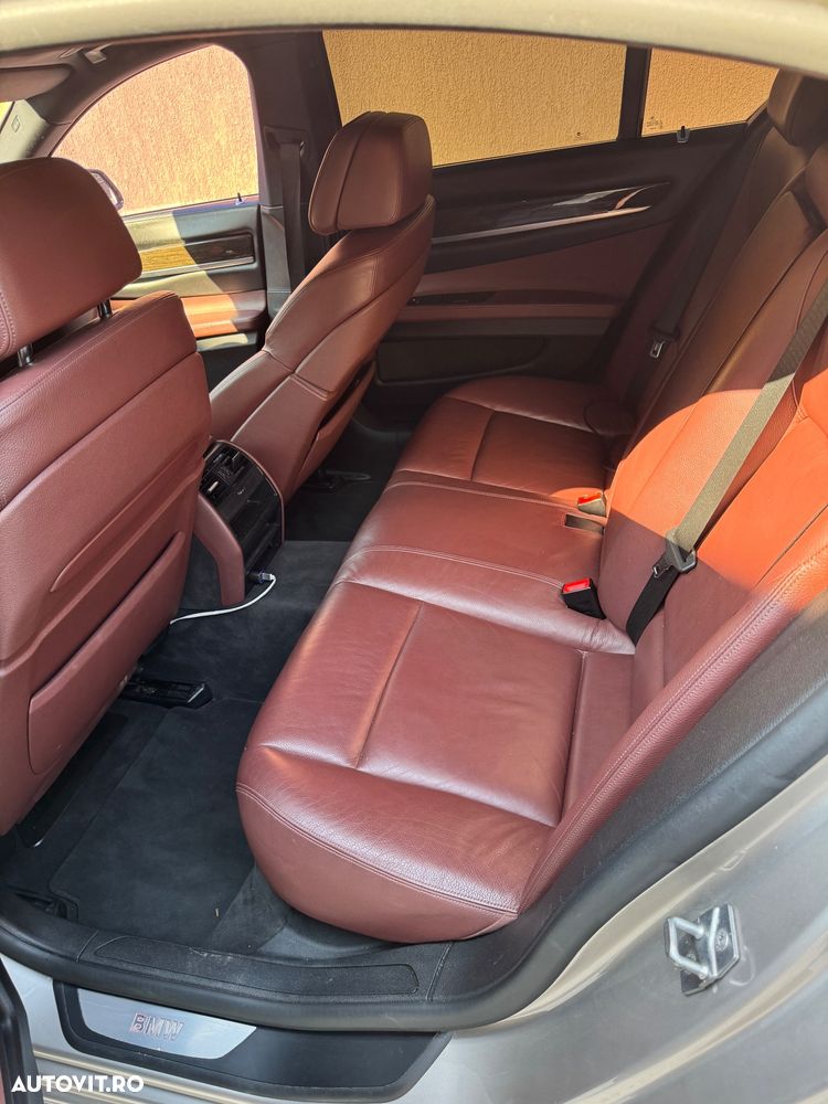 BMW Seria 7 740d xDrive - 6