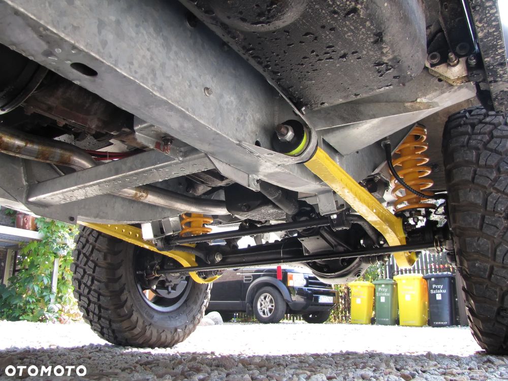 Land Rover Defender - 7