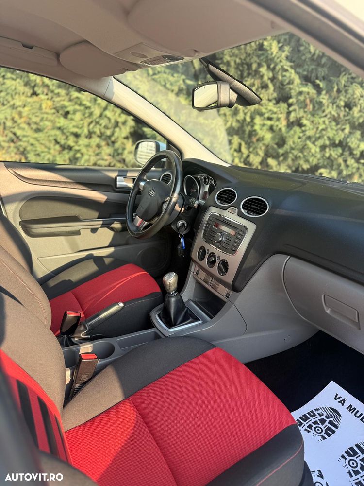 Ford Focus - 11