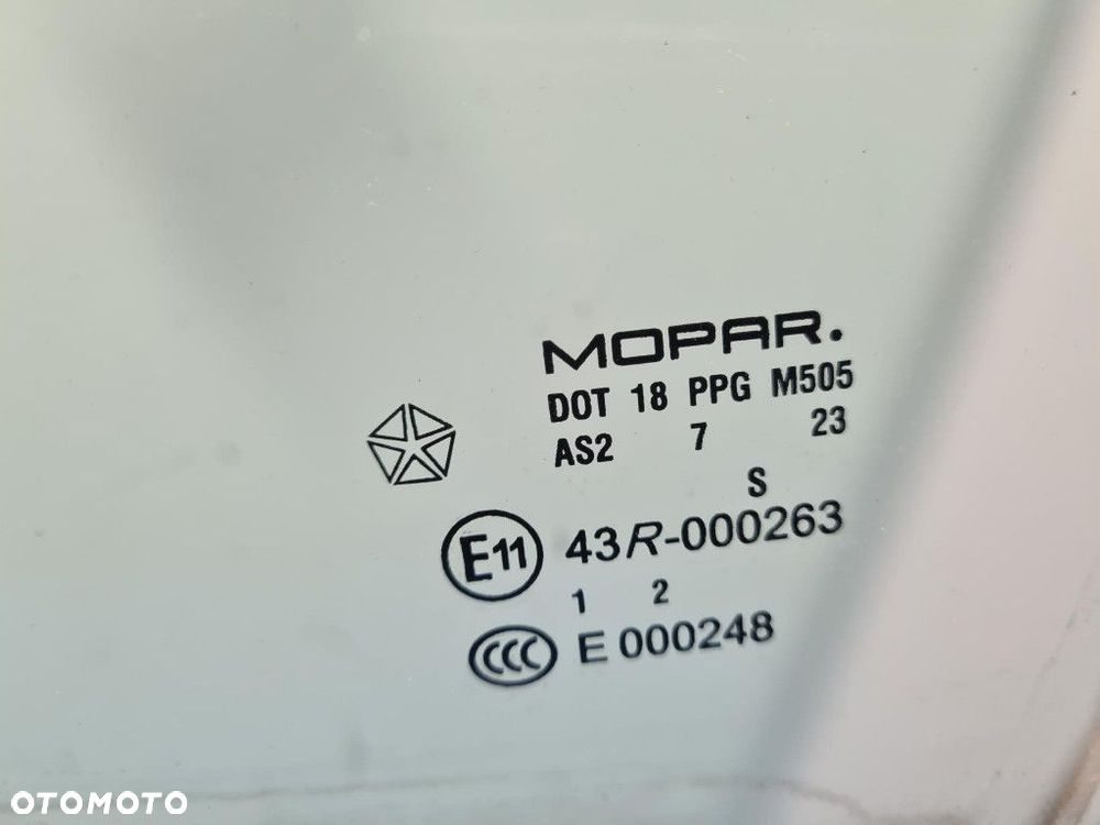 CHRYSLER 300C 3.0 CRD SZYBA DRZWI PRZÓD LEWA - 2