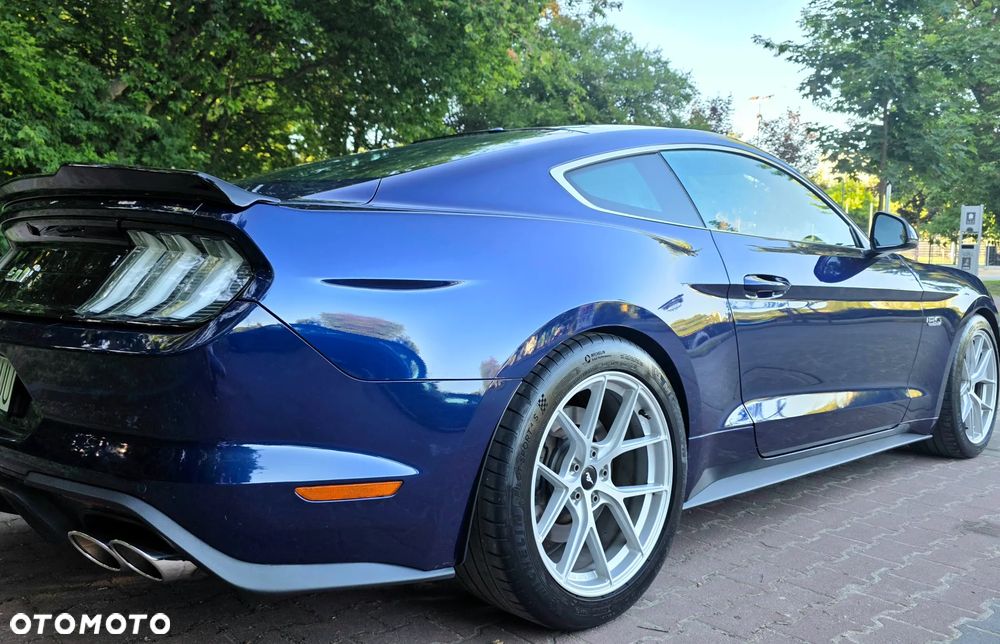 Ford Mustang - 4