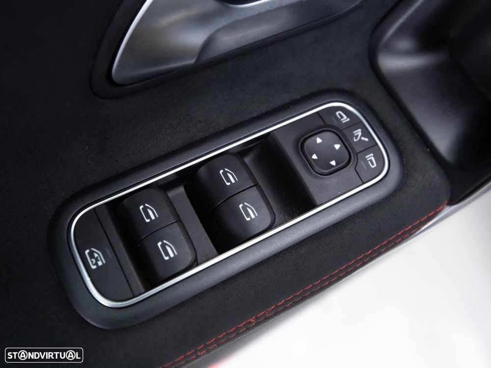 Mercedes-Benz CLA 250 e 8G-DCT AMG Line - 13