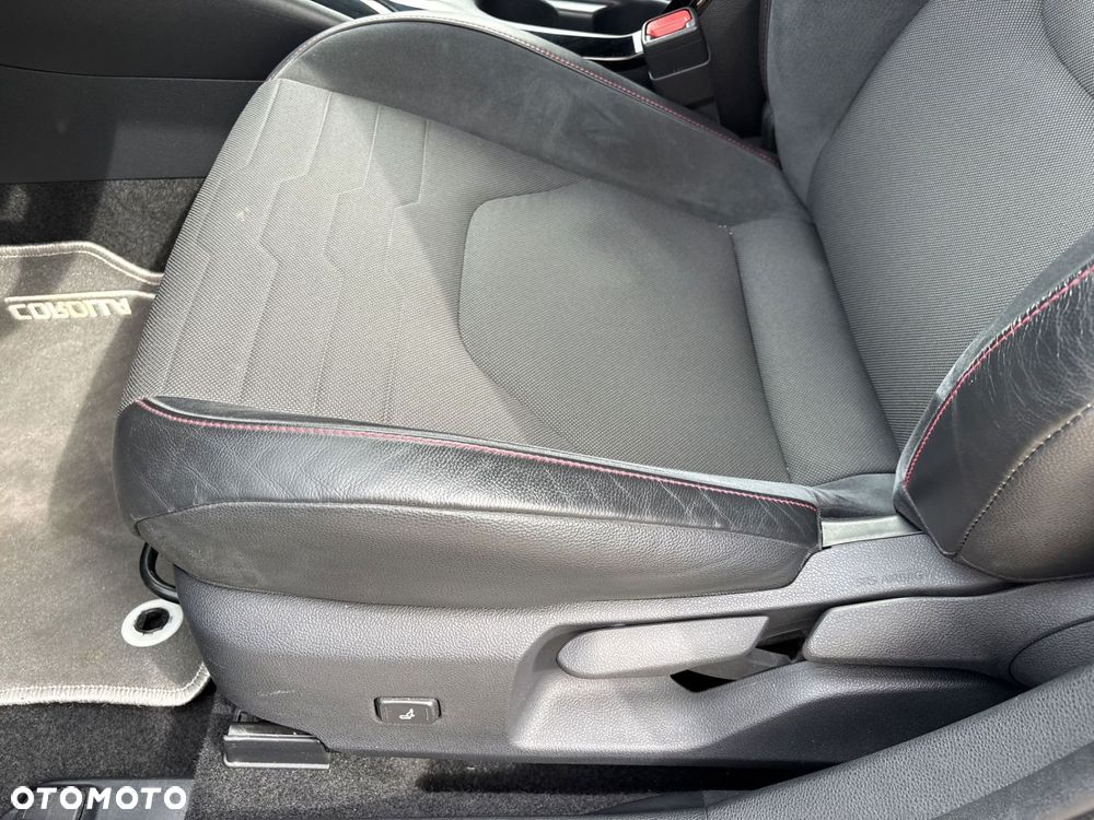 Toyota Corolla 2.0 Hybrid Executive - 12