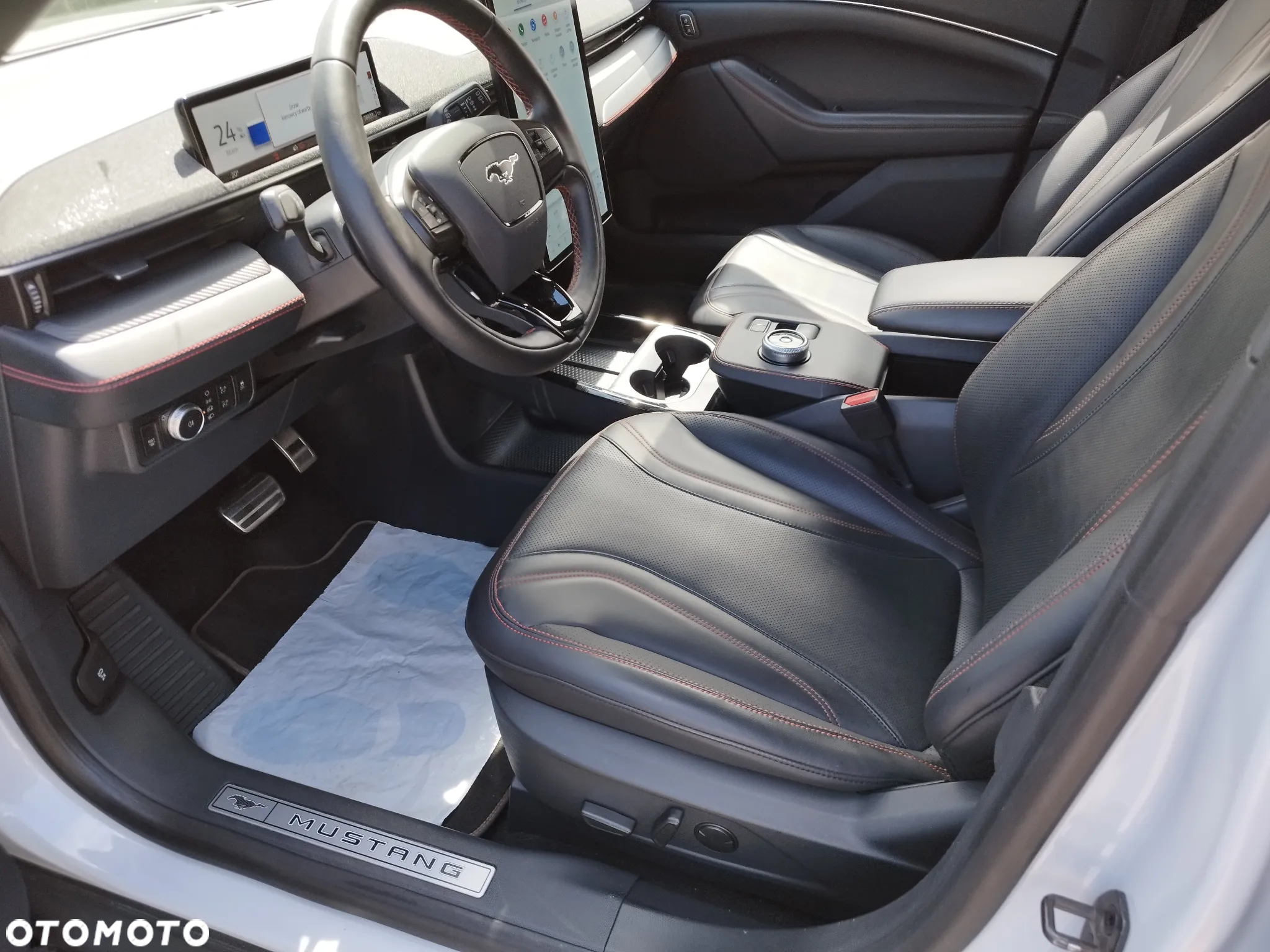 Ford Mustang Mach-E 91 kWh AWD Premium - 35