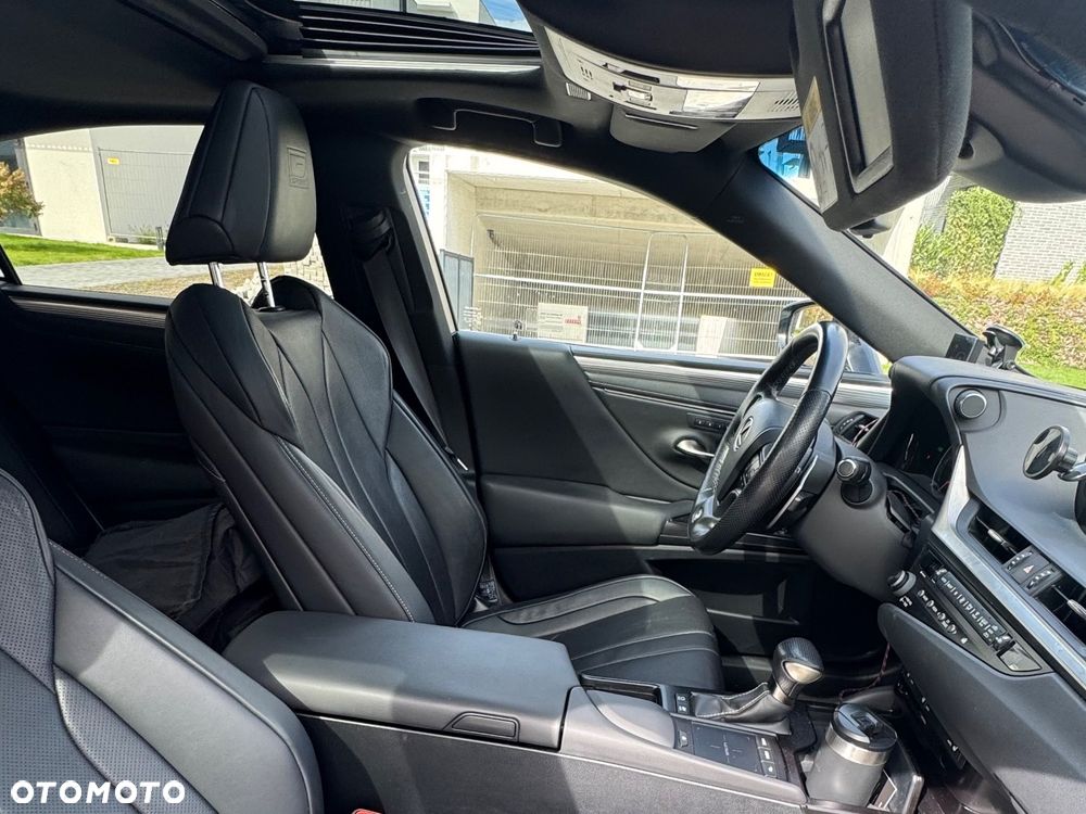 Lexus ES - 10