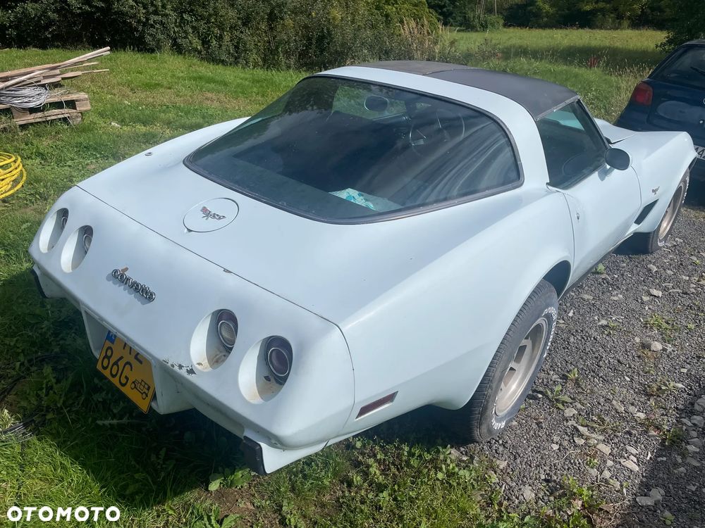 Chevrolet Corvette - 10