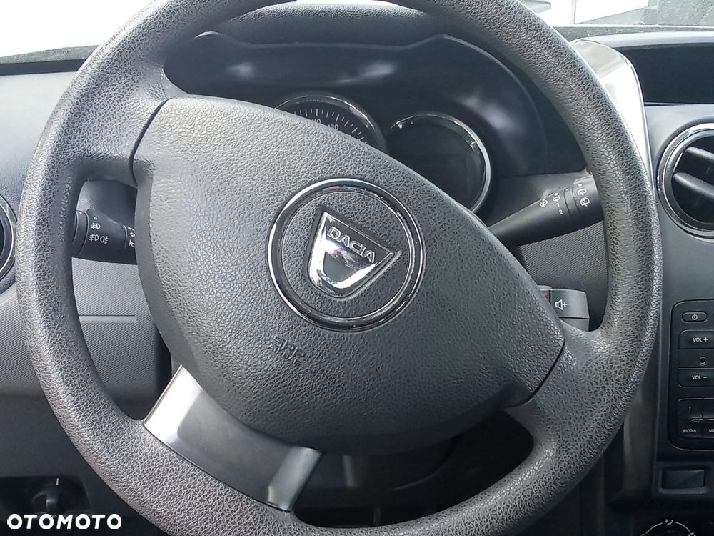 Dacia Duster 1.6 SCe S&S - 8