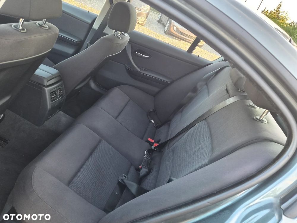 BMW Seria 3 318d DPF - 17