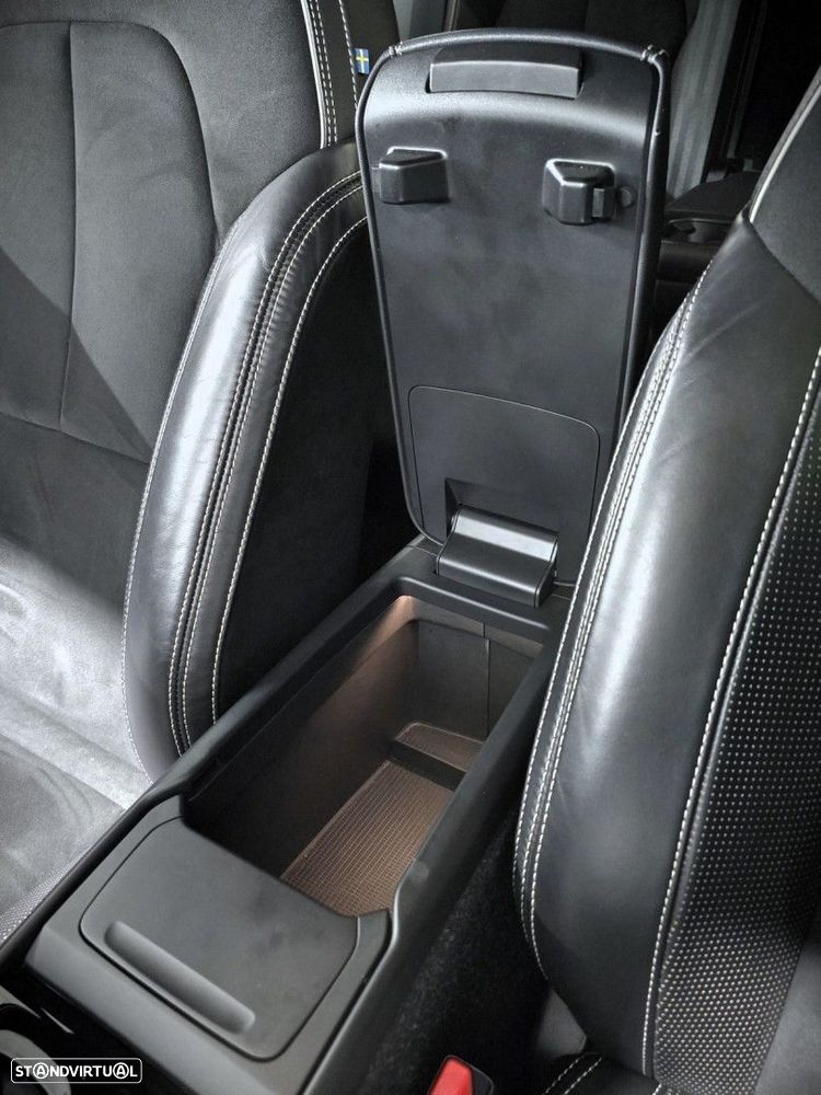 Volvo XC 40 P8 AWD Recharge RDesign - 24