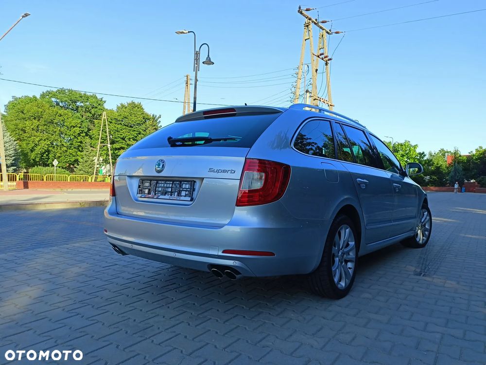 Skoda Superb 3.6 V6 4x4 DSG Elegance - 8