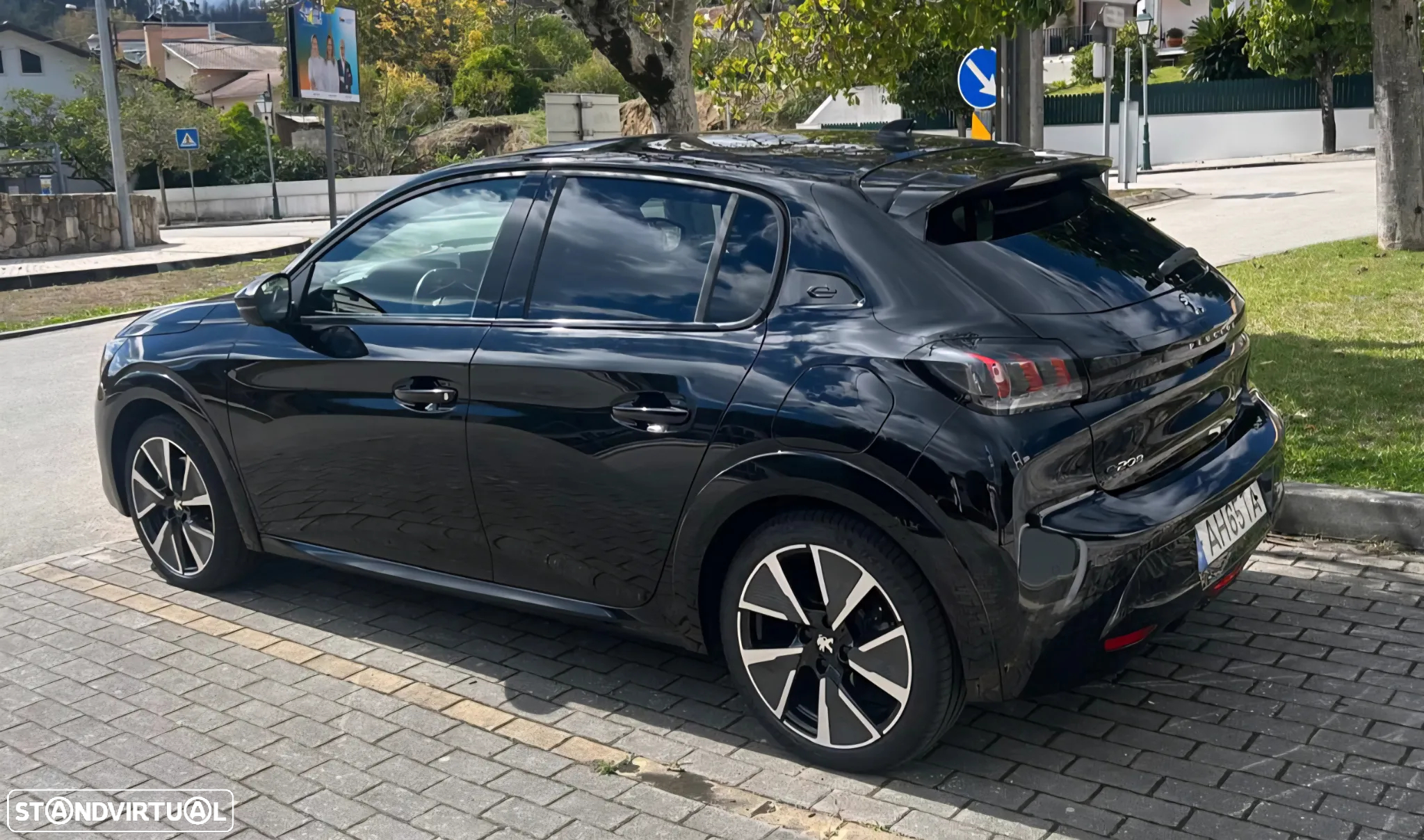Peugeot 208 - 5