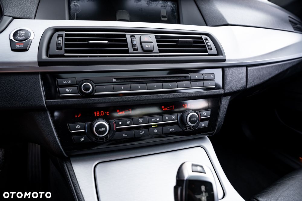 BMW Seria 5 535d xDrive Sport-Aut - 35