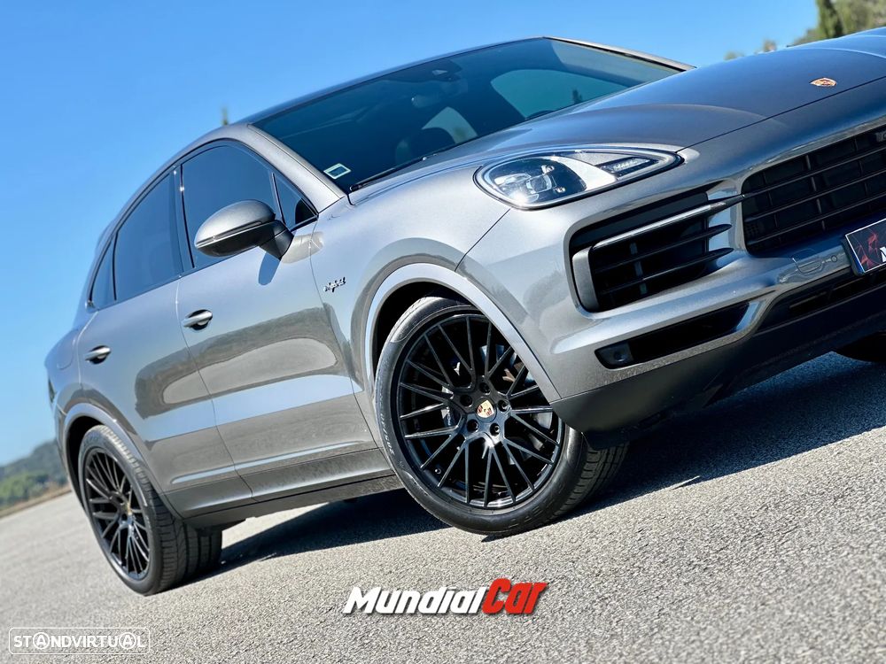 Porsche Cayenne Coupé E-Hybrid - 38