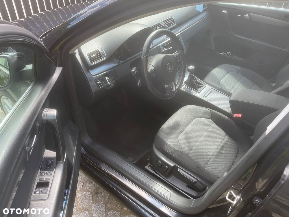 Volkswagen Passat 2.0 TDI Comfortline - 10