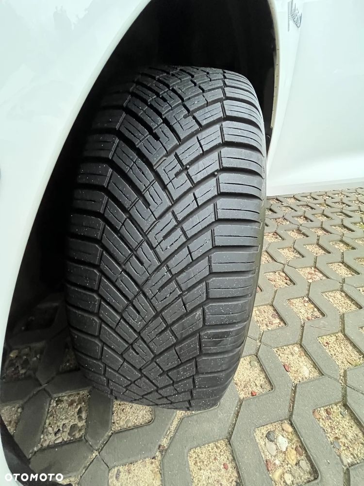 Toyota Corolla 1.8 Hybrid Comfort - 16