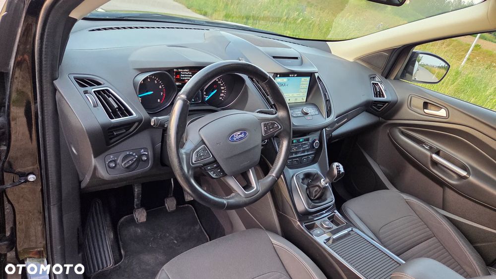 Ford Kuga 1.5 EcoBoost 2x4 Titanium - 11
