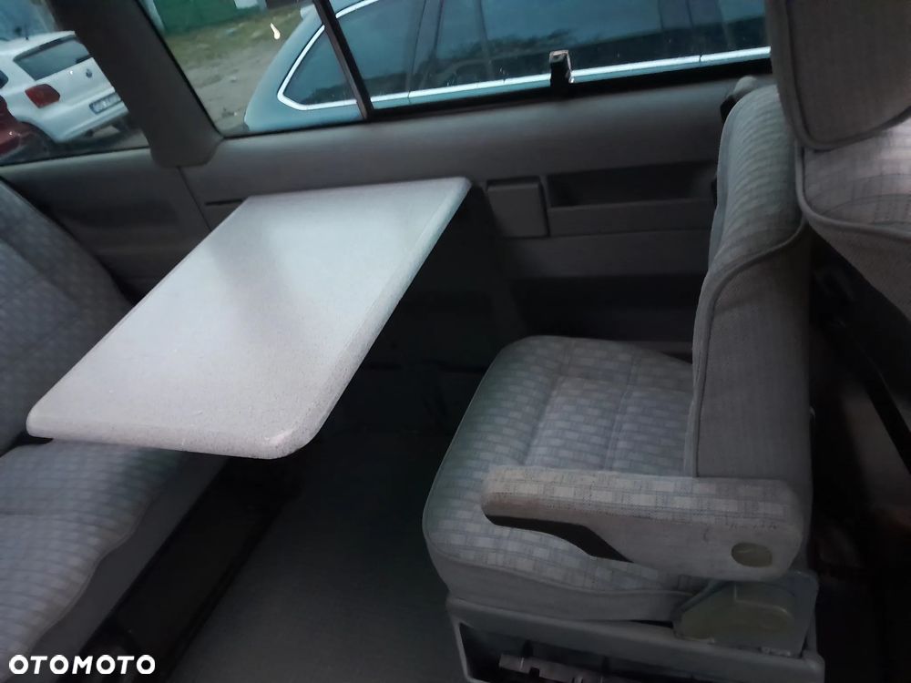 Volkswagen Multivan - 7