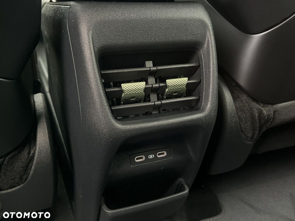 Cupra Raval 52kWh VZ - 37