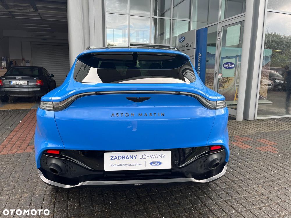Aston Martin DBX - 5