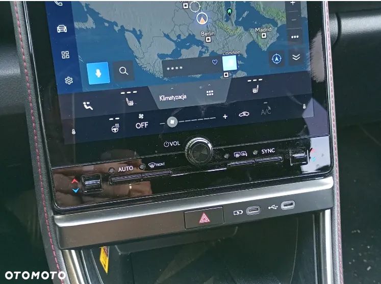 Lexus LBX AWD E-Four Relax - 12