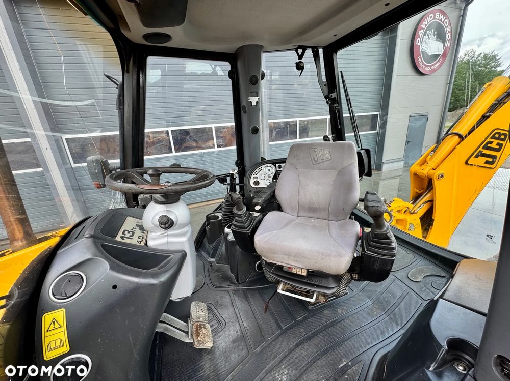 JCB 3CX - 11