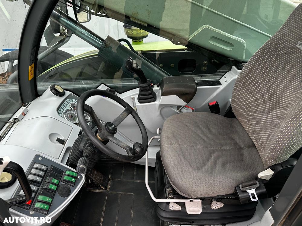 Claas SCORPION 7030 - 4