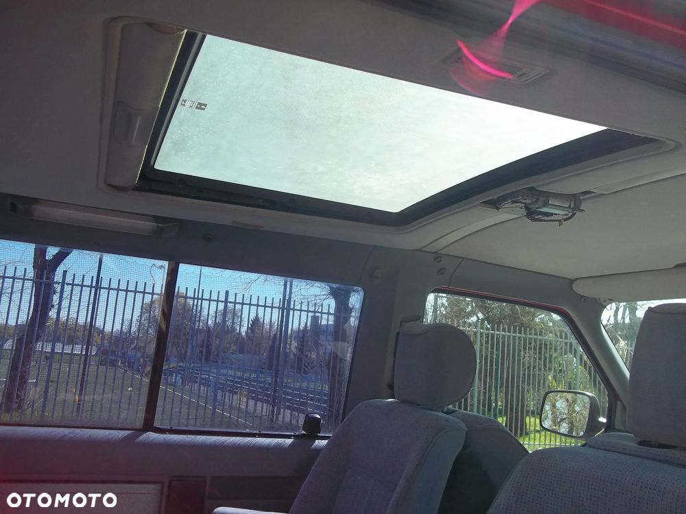 Volkswagen Multivan - 14