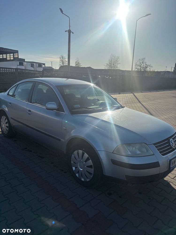Volkswagen Passat 1.9 TDI Basis - 1