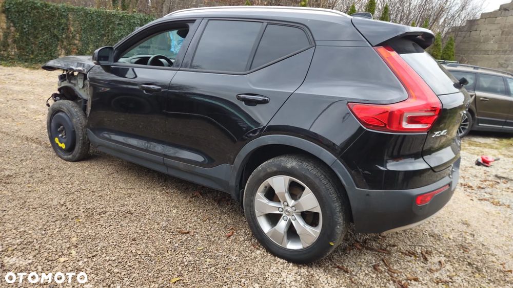 Volvo XC 40 T5 AWD Momentum - 3