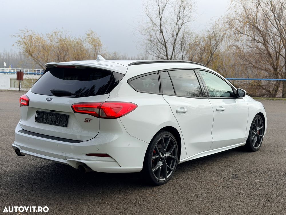 Ford Focus 2.3 Ecoboost ST3 - 5