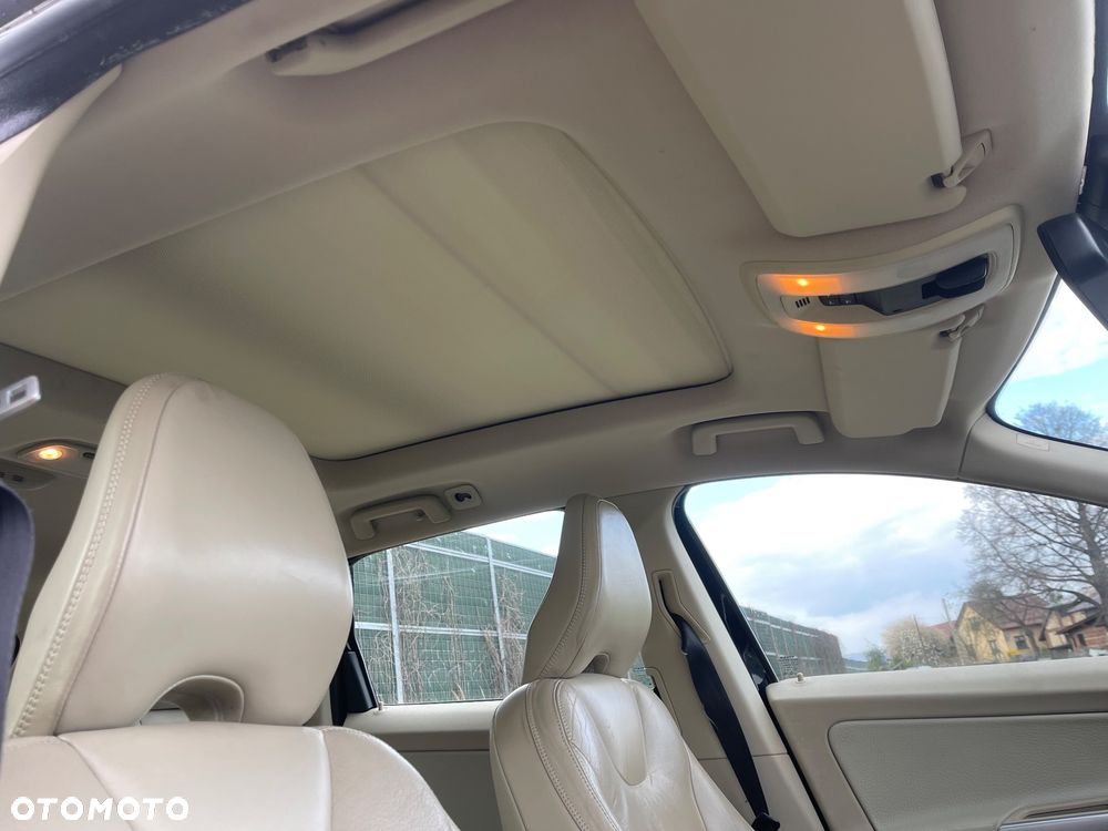 Volvo XC 60 D5 AWD Kinetic - 12