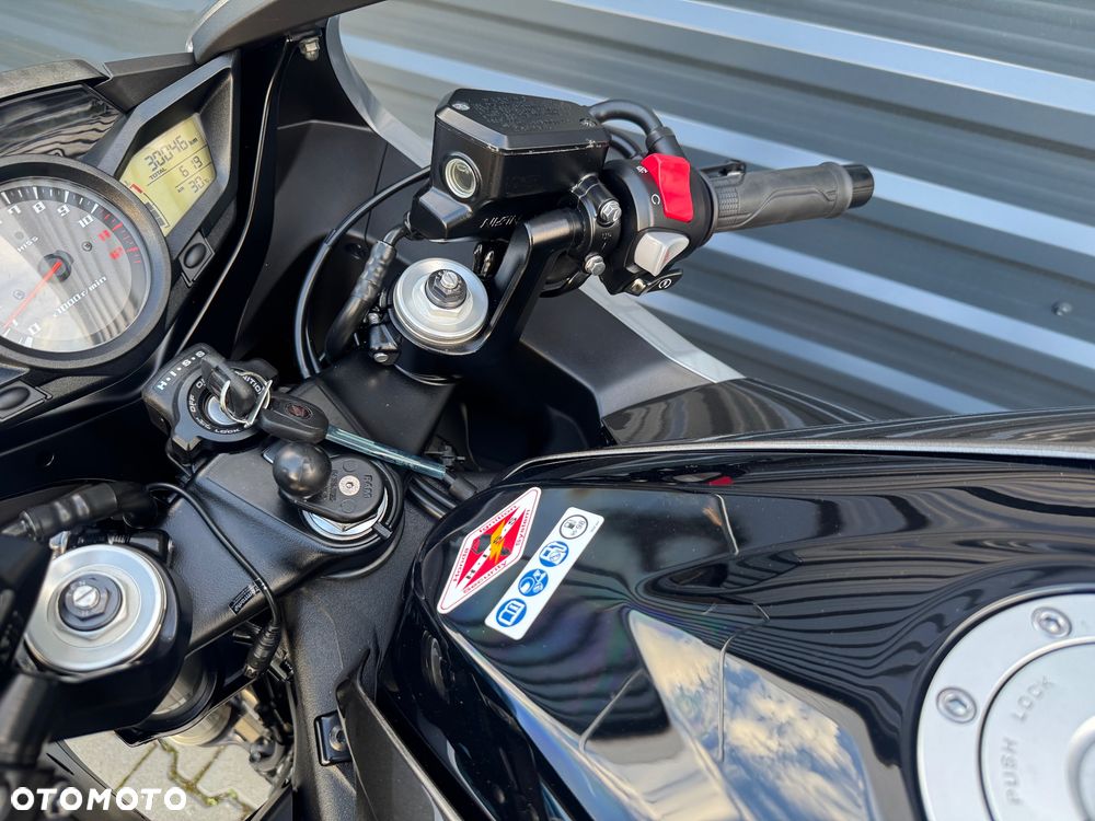 Honda VFR - 19