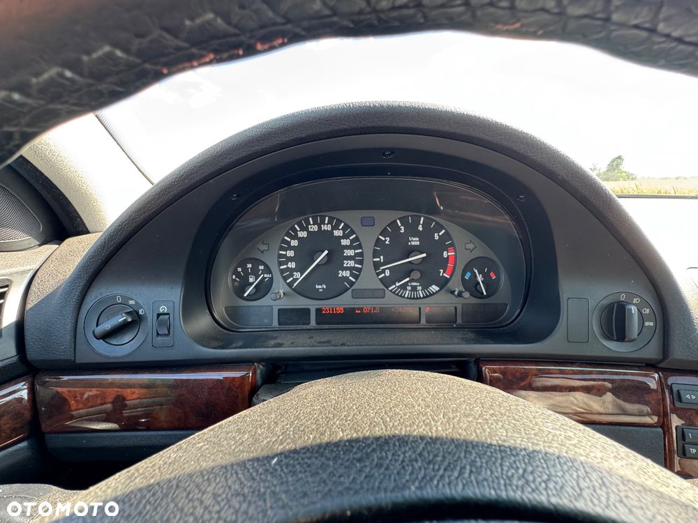 BMW Seria 5 - 8