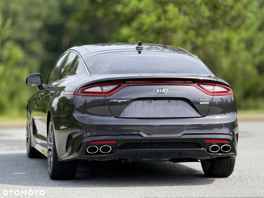 Kia Stinger - 4