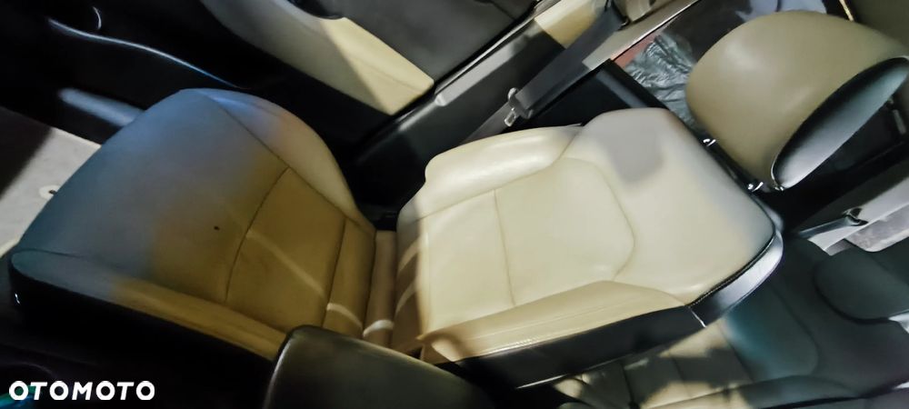 Kia Carens 1.7 CRDi L 7os - 14