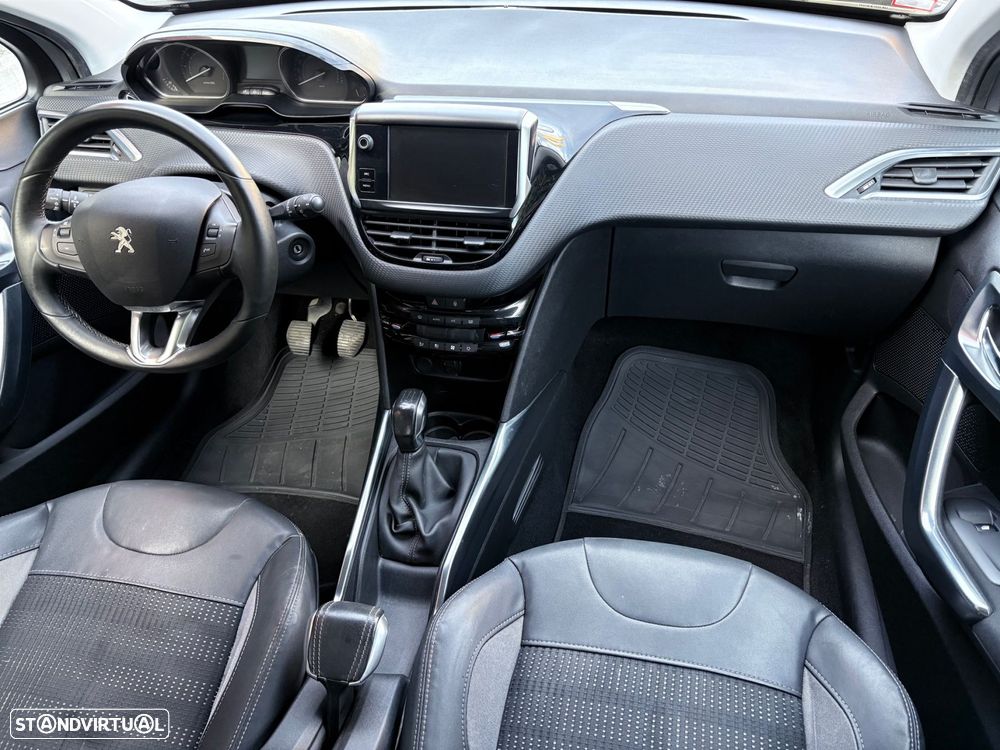 Peugeot 2008 1.2 PureTech Allure - 29