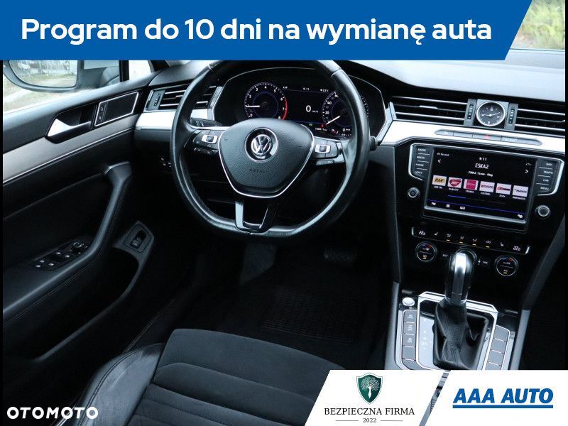 Volkswagen Passat - 8