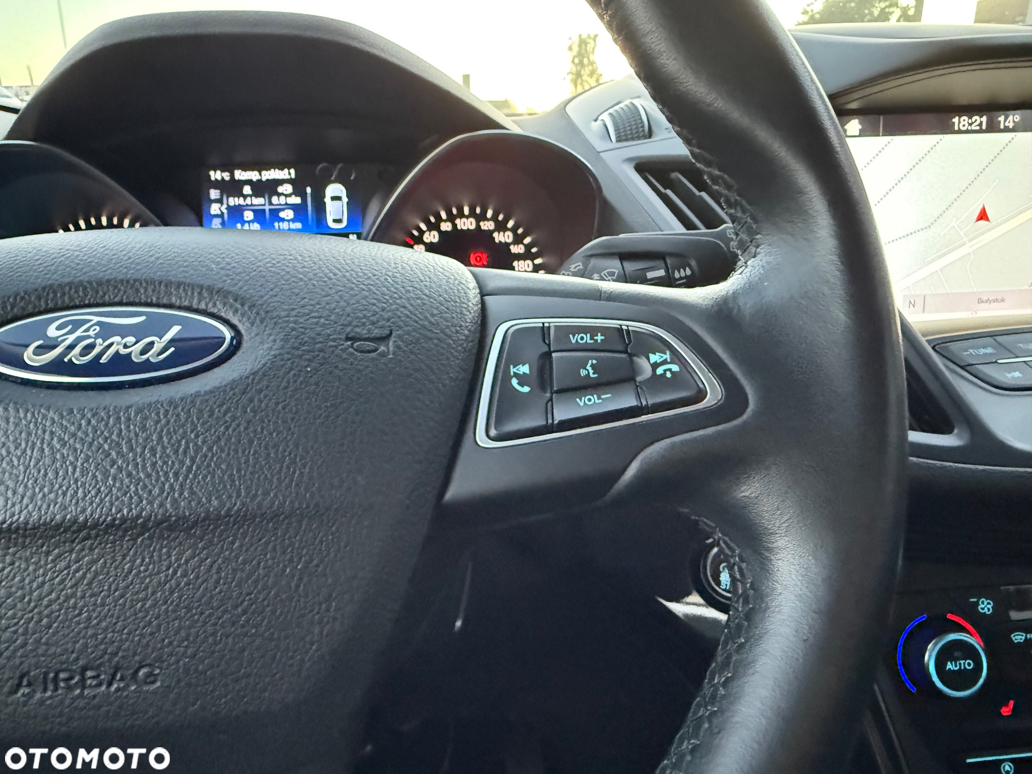 Ford Kuga 1.5 EcoBoost 2x4 Titanium - 32